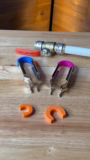 Sharkbite Pro Disconnect Tool 🦈 #AD Made in the USA @SharkBite Plumbing ‘s pro fitting removal tool is one of the easiest and most convenient ways to remove a SharkBite push-to-connect fitting. Fits sizes all from 3/8 inch all the way to 1 inch. Here’s a closer look at the tool. Let me know what you think in the comments @rwc_global #Sponsored #SharkbitePartner #plumbing #plumber #fyp