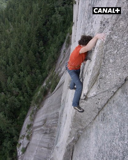 Pour l'alpiniste Marc-André Leclerc, pratiquer le solo intégral c'était s'amuser sans se prendre la tête. Une vraie philosophie de vie pour lui. The Alpinist, seulement sur CANAL | CANAL Docs