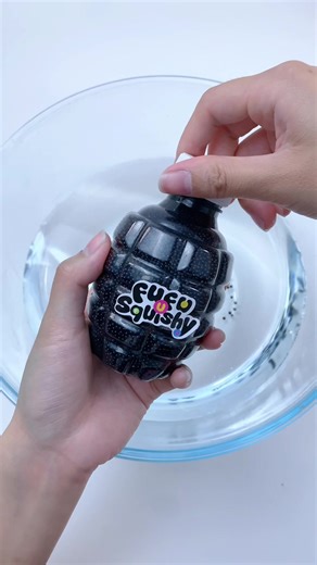 FUFUSQUISHY ASMR: The Trypophobia Experience