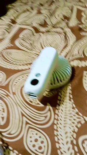 part 1 of charging your portable fan## did you know it was possible or you learned something new#EkspresikanDenganCapCut #CapCut #run