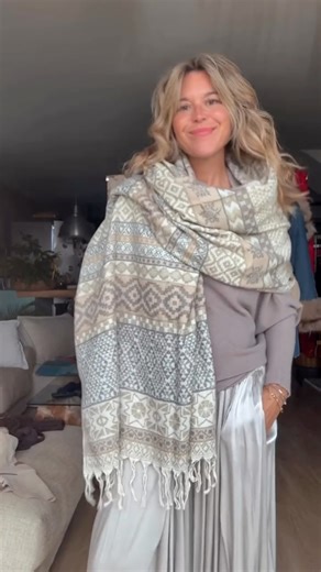 Liveshop • Tienda de Ropa | De domingo haciendo Looks chulos 🥰 Cuál te gusta para ti 1 Vestido, 2 mini falda, 3 jersey y pantalón bombacho o 4 conjunto topo 🤔?? | Instagram