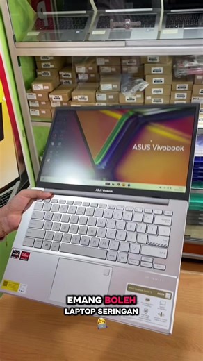 Emang boleh seringan ini? bobot laptop ini cuman 1.38kg, cocok buat kalian yang sering bawa-bawa laptop untuk kerja ataupun kuliah. Kenalin ASUS Vivobook GO 14 ditenagai dengan AMD Ryzen 3-7320U. ✨Free: Mouse, Mousepad, Keyboard Protector & Install Aplikasi