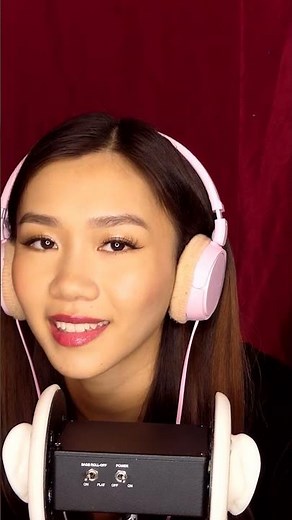 60 Seconds of Ear Tickling ASMR Tingles with Savannah #asmr #relax