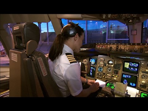 Qantas 767 Cockpit - Sydney Airport