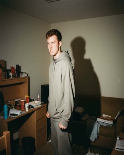 MY STEPSON FINALLY TOLD ME WHY HE THINKS I OWE HIM A COLLEGE FUND—AND HIS REASON? I’M STILL STUNNED. He barely spoke to me for years. Polite, sure. Civil. But cold. Never called me “mom.” Never asked for help. Never let me in. I married his dad when he was 13. His mother had passed a year before, and I never tried to replace her. I just tried to be… steady. Present. I helped raise him. Took him to practices. Cooked his favorite meals. Proofread his essays. So when he turned 18 and said he wanted