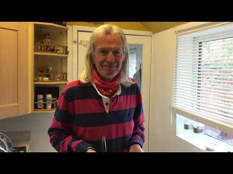 How to sharpen kitchen knives using a diamond steel from James Barry Sharpening solutions