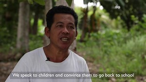 Poverty causes some children to leave school and work instead. This is even more amplified during the pandemic. Save the Children works with community members to bring kids like John Wayne back to school. Through its Community Clusters for Children (3 Cs) model, existing community groups are tapped to address key issues identified by the children themselves. Thanks to this intervention, John Wayne is now back in school. Save the Children hopes to reach more children like John Wayne. Together, le