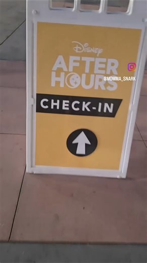 Have you ever done an After Hours party at Disney World? Hollywood Studios night vibes are epic🥰👌