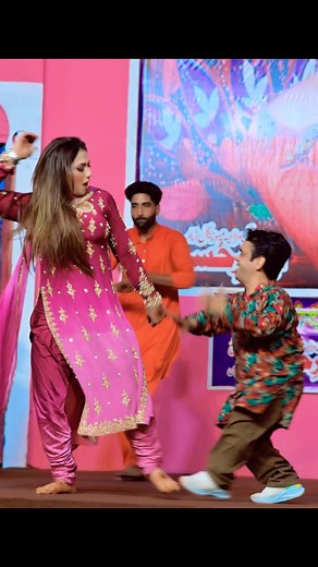 Chan Bahon Sohna Ay Mehak Malik Dance – full song performance