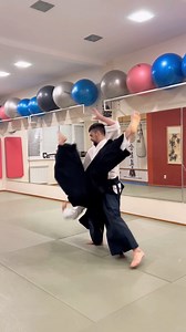 Archaic aikido is excellent aikido. We always try it out when we contemplate contemporary solutions. Aikido grows, changes, evolves. Masatomi Ikeda Sensei defined genken kokyu nage as a different technique to other kokyu nage throws, and with good reason. He was an excellent teacher, one in a million. Because this technique, when executed in this manner, becomes very offensive and proactive. The point is, one cannot develop new approaches and possibilities if one doesn’t understand old technique