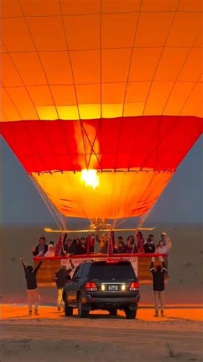 Toyota travel dubai 🎈🔥#viral #dxb #instagram #video #dubai #flight #falcon #desert #balloons #windy