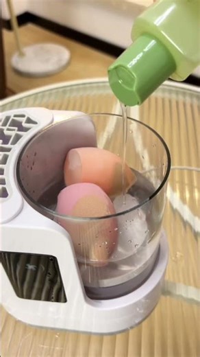 You won’t believe what’s inside this sponge... 🤢🫧
