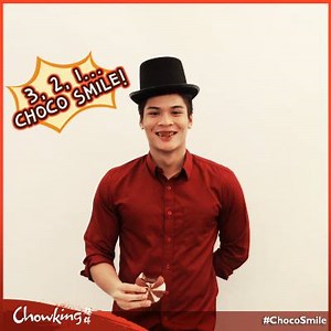 573K views · 13K reactions | May sweet surprise kami para sa inyo! Play the video and find out what it is! Siguradong mapapa-#ChocoSmile ka sa gulat. ;) Join our promo to win Php 500 Chowking GCs! Upload a photo of your #ChocoSmile with our new #ChowkingChocoPao! Don't forget to use the hashtags! | Chowking PH | Facebook