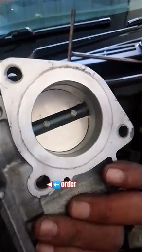 Ketika KM sudah mulai memasuki service rutin, membersihkan injector trotlebody calya