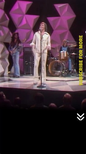 Wayne Fontana and The Mindbenders performed “Game of Love” live on The Midnight Special, August 10, 1973 🎶 Watch the full performance on our YouTube channel - https://youtu.be/vM-9BuBQrXM?si=Oks20ubpCfFq_0K- #themidnightspecial #waynefontanaandthemindbenders #70smusic | Burt Sugarman’s The Midnight Special