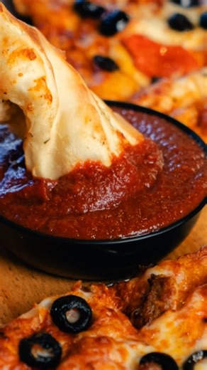 Dipping action that deserves to be front and center 🙌 | Round Table Pizza