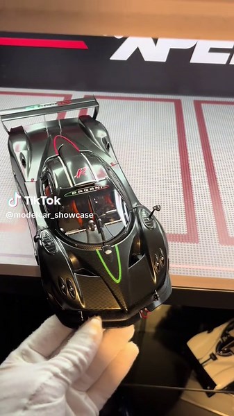 Incredible Details of the AUTOart Pagani Zonda R Model