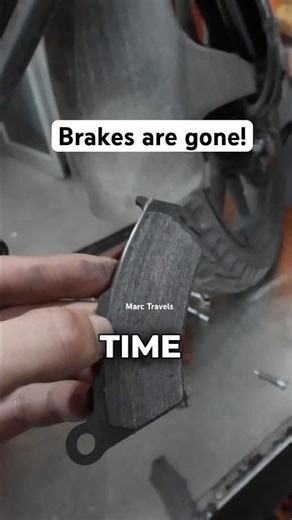 They were so fast!😳🇮🇳‪@MarcTravels‬ #fullservice #mechanic #india #ktm390adventure #marctravels