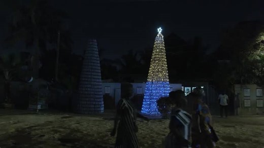 Ghanaian environmentalist turns plastic waste into Christmas tree