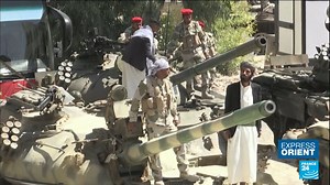 Des faux chars, des caméras... Un ancien bastion du groupe Etat islamique a été reconverti en lieu de tournage ! Pour tourner un film produit par Jackie Chan, un studio de cinéma a installé ses caméras dans un quartier de la banlieue de Damas, en #Syrie | FRANCE 24