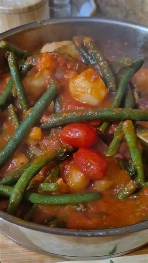Italian Potatoes, tomatoes and green beans#Italiansummerrecipes#sidedish