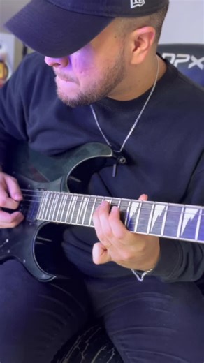 PAULO VITOR on Instagram: "Vale guitarra também na trend? 😁 Apenas Um Toque 🎸✨ Para aulas online ou mentoria, só chamar no DM! 🎸⚡️ #apenasumtoque #trend #fernandabrum #gospel #guitar #guitarplayer #guitarsolo #focusrite #music #santoangelo #ibanez #edifier #neuraldsp #guitarist"
