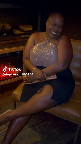 Vidéos de StephanieSmith (@stephaniesmith3248) avec son original - Buveur_2000