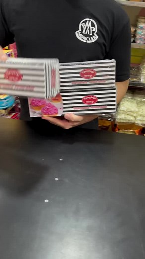 Piping bag / icing bag #pipingbuttercream #tutorial #pipingbag #buttericing #bakerylife #patronizemybusiness #delivery #worldwide