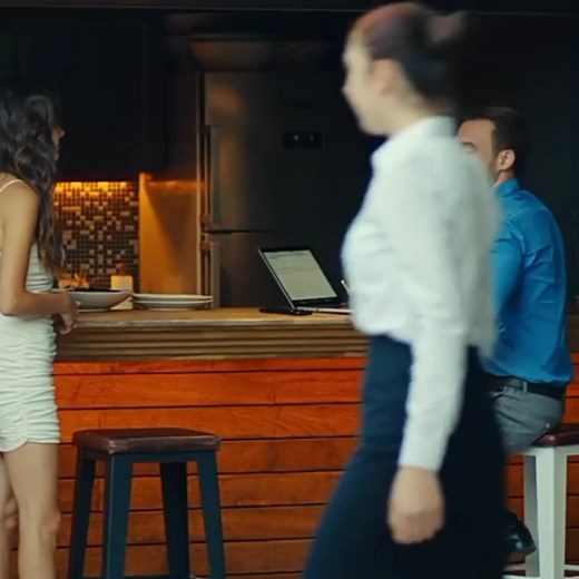 Casual and Semi-Formal Attire Styles for Social Gatherings