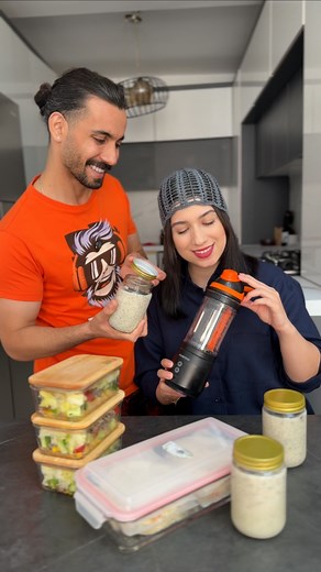 ‎مهرداد یداللهی / غذای سالم / یدی فود‎ on Instagram‎: "⁨ تنها راه رعایت کردن تغذیه ات اینه که از قبل آماده اش کنی 👍 صبحانه با مخلوط کن قابل حمل پرودو درست کردم واقعا کاربردیه حتی دَر جدا داره میتونی ببندی مثل بطری با خودت ببری باشگاه همه فن حریفه ۳ساعت شارژ کامل میشه و تا ۴۰بار میشه ازش استفاده کرد ۳تا باتری ۲۰۰۰میلی آمپری داره و اینکه ساعت گرد و پادساعت گرد میچرخه واقعا عالیه چیزی گیر نمیکنه نخواد ترکیب شه میتونید از سایـت تک فایندر تهیه کنید ‪@porodo.farsi‪@techfinder.ir‬ir برای ناهار دوتا سی