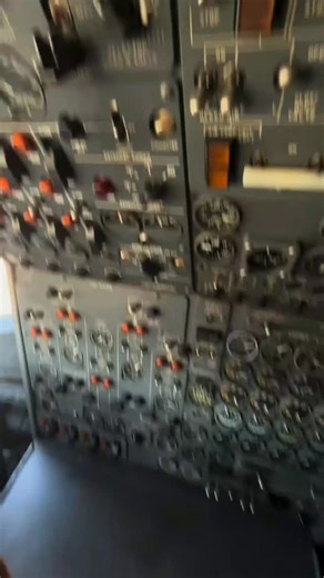 2.7K reactions · 121 shares | Boeing 707 classic cockpit ✈️ .Posted @alpha.flight.e #boeing #boeing707 #b707 #b707lovers #boeinglovers #boeing_lovers #mahanair #flight #aircraft #airplane #airport # | Vision Aeronautics LLC | Facebook
