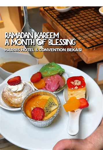 #iftarharris Ramadan Kareem A Month of Blessing represented by @HARRIS Hotel Bekasi ✨ direct access to @Summarecon Mall Bekasi Nikmati hidangan berbuka puasa dengan kuliner khas nusantara dan middle east dengan harga promo early bird 188k hingga akhir Februari 2026. Ada juga promo Buy 5 Get 6 selama bulan ramadan Gunakan kode promo “RFY2026” discount 10% untuk Iftar Buffet dan discount 15% untuk Room hanya pada direct booking via discoverasr.com Live music everyday weekend, 0-4 tahun gratis, 4-8
