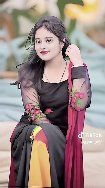 Pesona Cewek India Utara yang Memikat