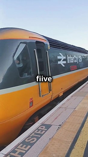 🚄 The Legendary InterCity 125 – Britain’s Speed Icon 🚄 When the InterCity 125 burst onto the rails in the 1970s, it changed everything. Designed by British Rail’s engineers, the sleek High Speed Train — powered by two powerful diesel locomotives at each end — became a symbol of modern rail travel. With a top speed of 125 mph, it was the fastest diesel train in the world, setting records that stood for decades. From the windswept stretches of the Great Western Main Line to the East Coast, the H