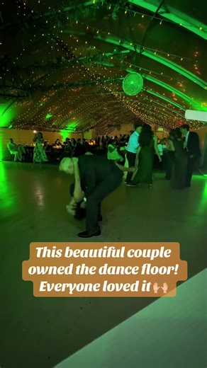 May we all dance and love like this couple! 💞🙌🏼 #wedding #dj #couple #dance #disco