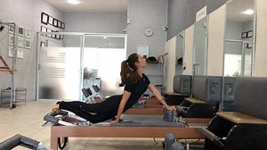 Snake & Twist #classicalpilates #classicalpilatesmerida #contrology #contrologia #pilates #pilatesworkcenter #lilycruzguillen #reformer #advancedsystem | Pilates Workcenter. Classical Pilates Studio