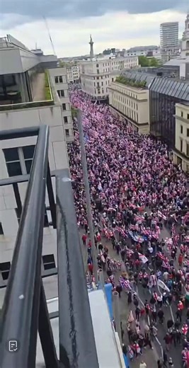 The mainstream media want you to believe only 50,000 people have turned up to unite the kingdom.The truth: London is gridlocked with millions of patriots.Iconic scenes 🇬🇧