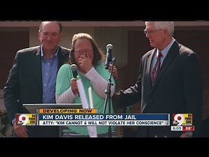 Kim Davis speaks out after being released from jail