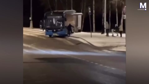 Runaway bus sparks panic with driver chasing after it