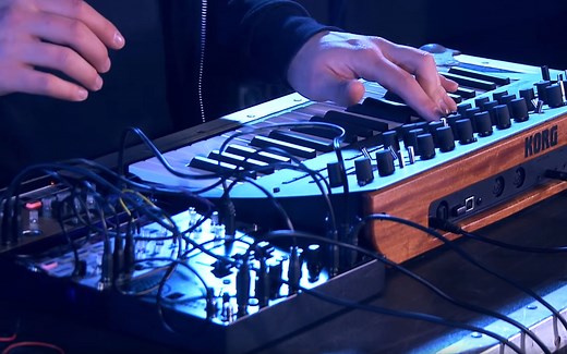 来一场 Korg Minilogue XD、Volca Drum、Volca Modular Jam的联合表演
