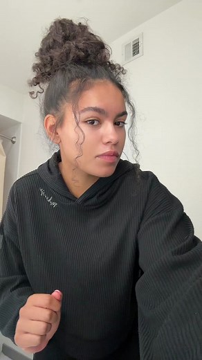 Curly Messy Bun Tutorial for Airport Hairstyles