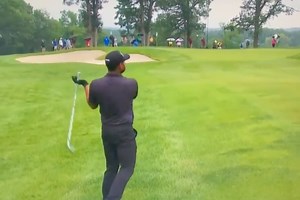 John Deere Classic leader Sebastian Munoz hits obscenely bad shank on the first hole of the final round