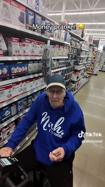 Did he pass?#moneyprank #socialexperiment #viral #fyp #pov | prank