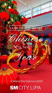 Graceful movements, vibrant colors, and the promise of prosperity! ✨🏮 Our Ribbon Dancer mesmerized the crowd with elegance, while the God of Wealth 🧧✨ spread fortune and good luck to all! Thank you for celebrating the Year of the Snake 🐍 with us! 🌸🎊Celebration never ends, see you here at SM City Lipa!#ChineseNewYearAtSM #YoureAlwaysWelcomeHere #SMCityLipa | SM City Lipa