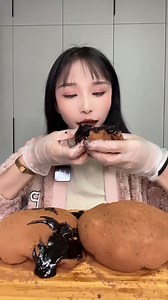 455K views · 10K reactions | Satisfying ASMR Video to Watch #reels #chocolatemoistcake #cakeasmr #creamycake #creamcake #chocolatecake #chocolate #moistcake #lavacake #kawaii #fbreels #reelsfb #asmrvideo #asmrsounds #mukbang | Chi-Chi Asmr | Facebook