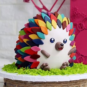 474K views · 2.6K reactions | The cutest hedgehog cake for your animal-themed party! | MetDaan Cakes | Facebook