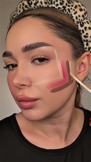 Amazing face contouring hack #makeuphack #beautytiips #makeuptutorial #beautyhack #makeuptips