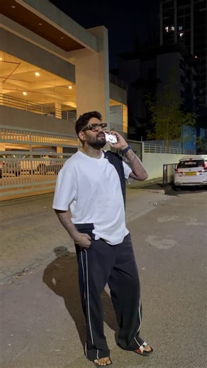 Mahesh Chavan on Instagram: "Hahah follow karo @themustache_tattoo Ft @rohitrathod_05 #fypppppppppppppppppppppppppppppppppppppppppppppppppppppppppppppppppppppp #comedy"