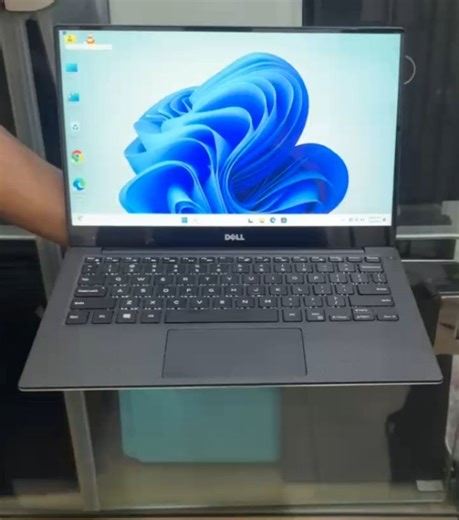 Jaysmart Computers on Instagram: "#Jaysmartglobal *FOR SALE!!!*🔥🔥🔥 brand name : *DELL XPS 13 9360* *PROCESSOR SPEED: Intel(R) Core(TM) i5-6200U CPU @ 2.30GHz 2.70 GHz* memory : *8GB PC4-SDRAM 256GB SSD (upgradable to 1TB ssd)* *Display* : *13.3-inch UltraSharp Quad HD+ (3200x1800) InfinityEdge touch display* operating system : *windows 11* *TOUCHSCREEN* *Keyboard backlit* X1 Type C port wifi bluetooth 4.2 X2 usb Web cam : *720p HD + infrared (VGA)* size : 13inch battery life : *Excellent* Ame