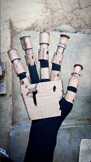 Springtrap Hand in Real Life Looks Insane! #fnaf #cosplay #springtrap #fnafcosplay